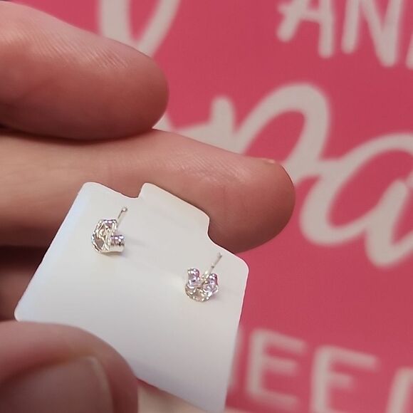 Amethyst CZ Square Fauceted earings on 925 sterling silver posts NWT - Picture 4 of 5